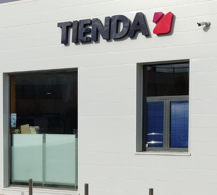 local gasolinera las terrazas 2